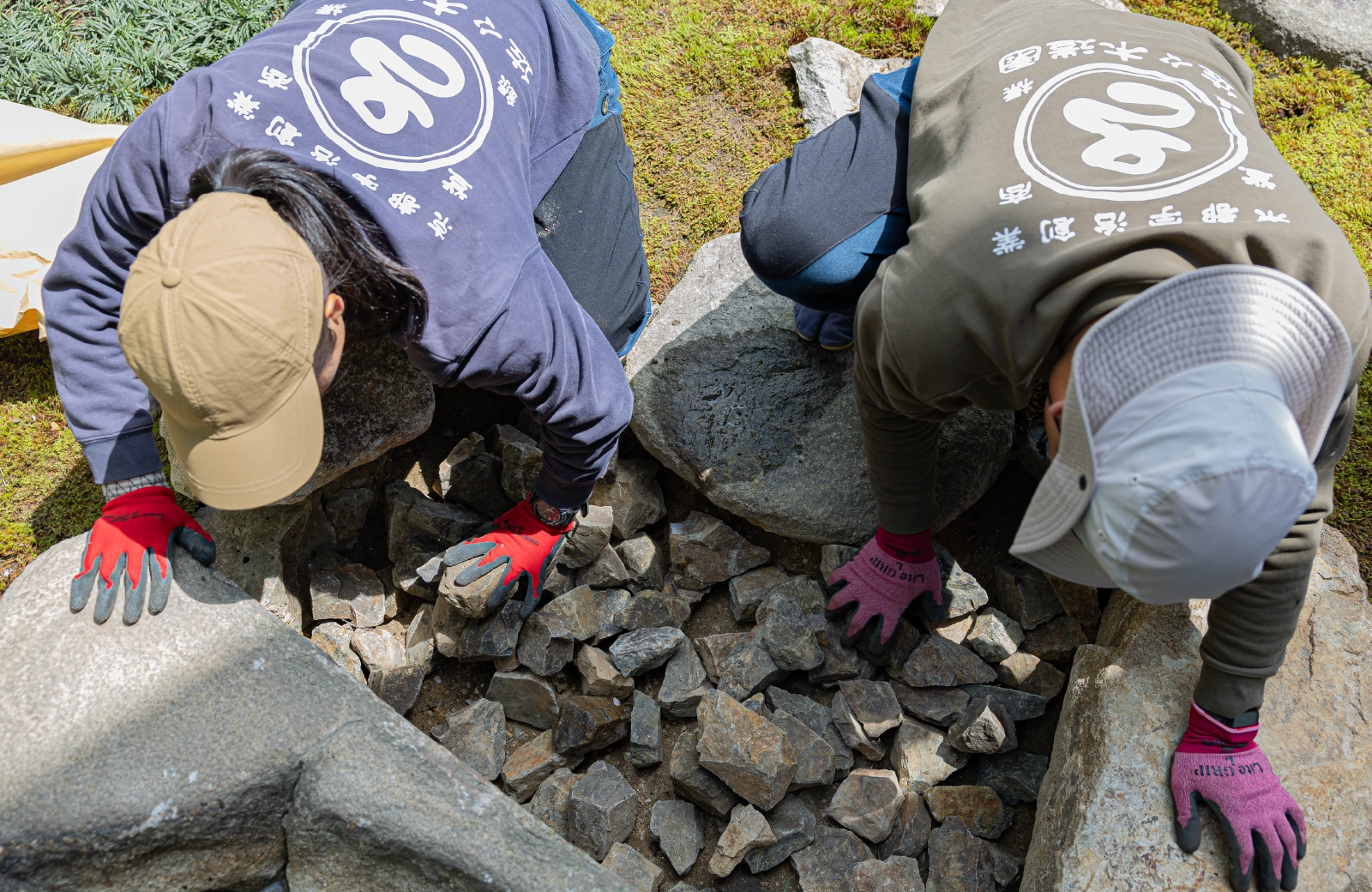 造園、芝庭施工の様子